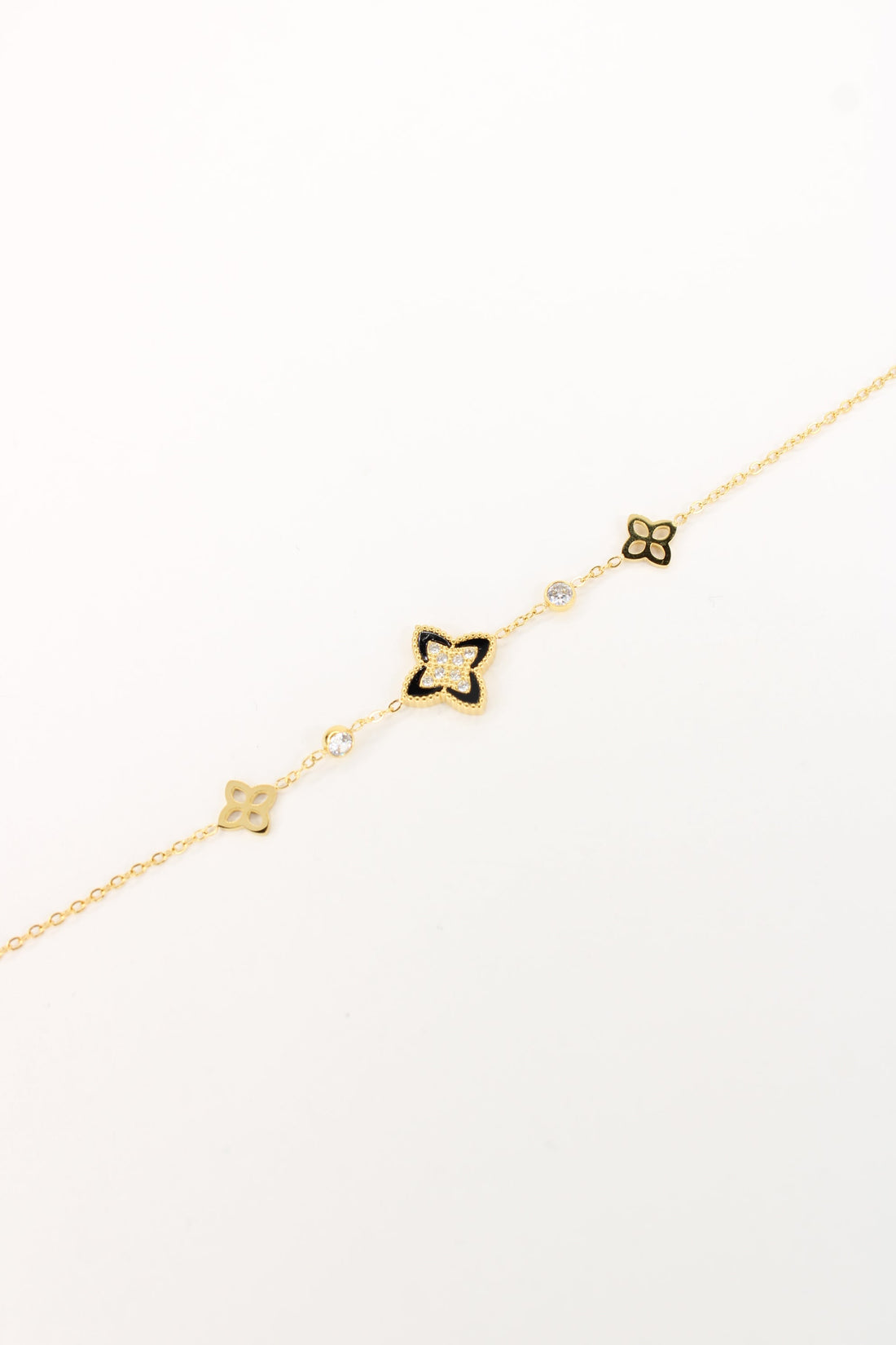 Bracelet Isalyne – Bracelet doré fleur noire et cristaux