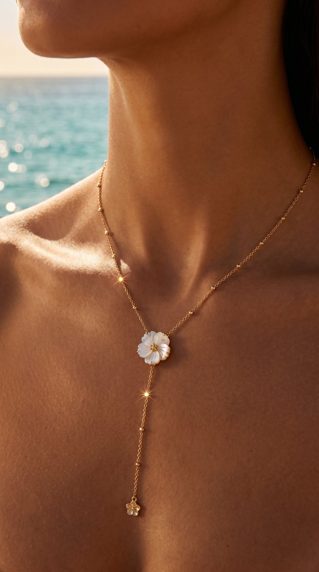 Collier Long "Charline" – Élégant, Féminin & Délicatement Fleuri